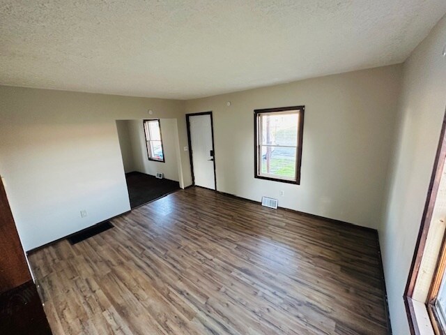 Comedor - 619 N Lehigh Ave