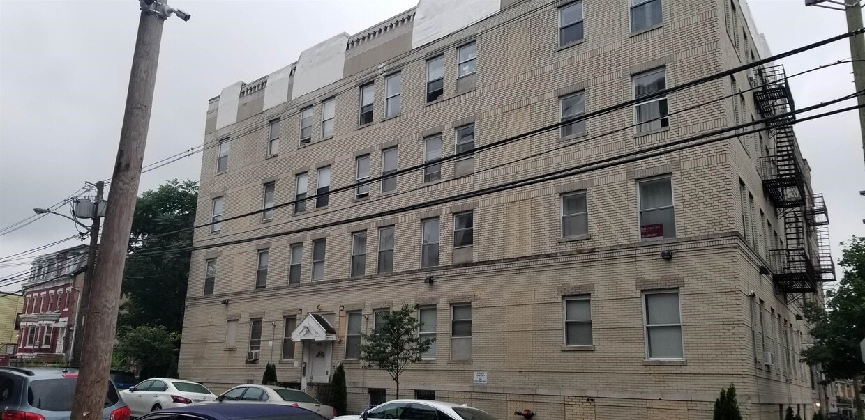 149 Grant Ave, Jersey City, NJ 07305 Room for Rent in Jersey City, NJ