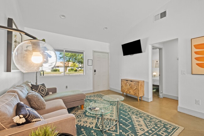 Foto del edificio - 41500 Maroon Town Dr
