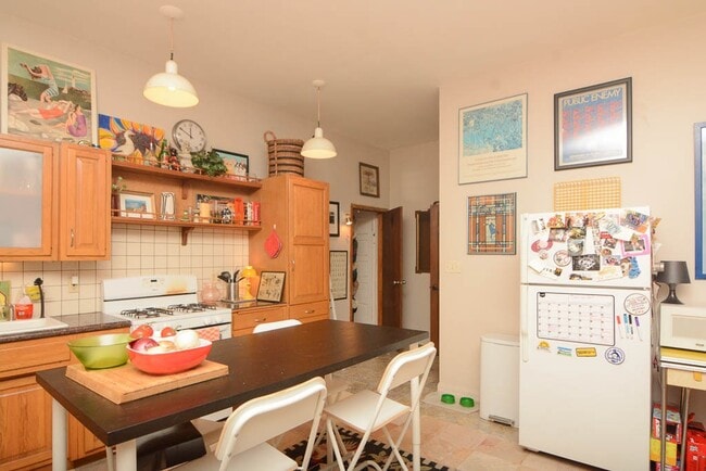 Foto del edificio - 955 N Hoyne Ave