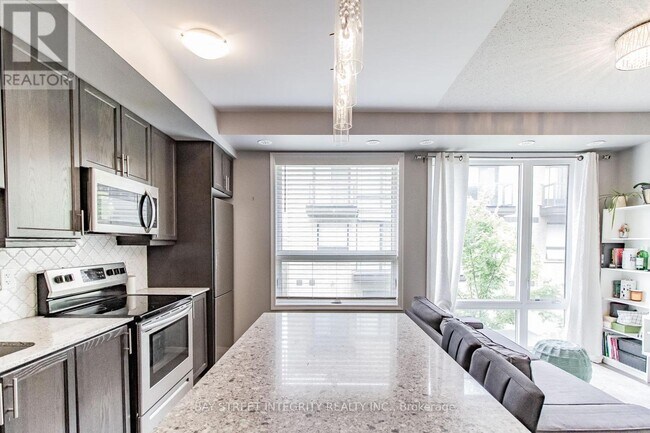 Photo du bâtiment - 32 Fieldway Rd