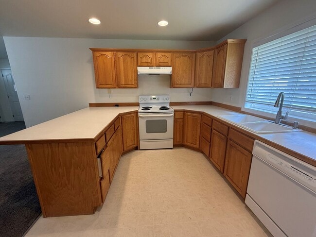 Building Photo - Now renting 2 bedroom House