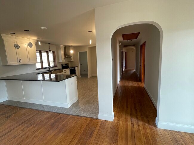 Foto del edificio - 1131 Ridge Rd