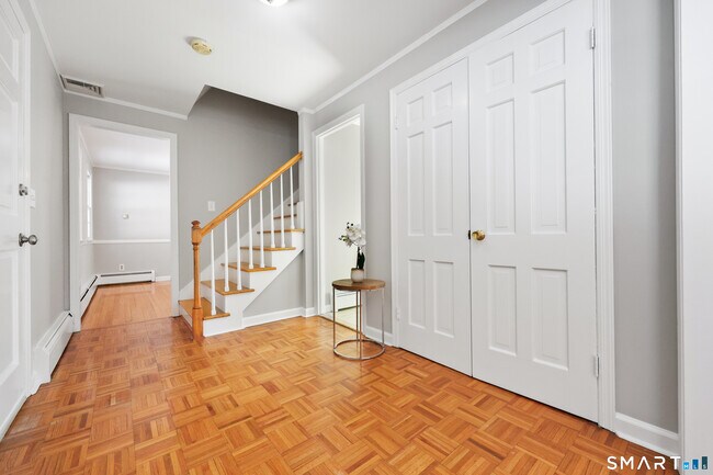 Foto del edificio - 25 Shelter Rock Rd