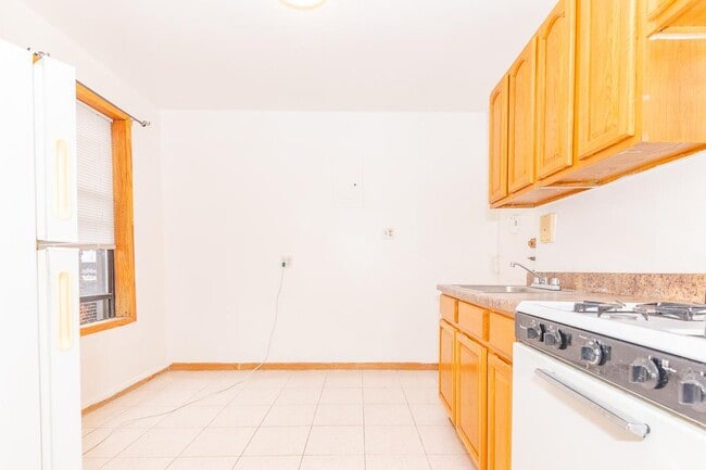 Building Photo - 134 Boerum St