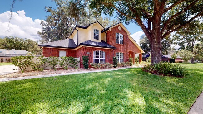 Foto del edificio - Beautiful brick home for rent in the heart...