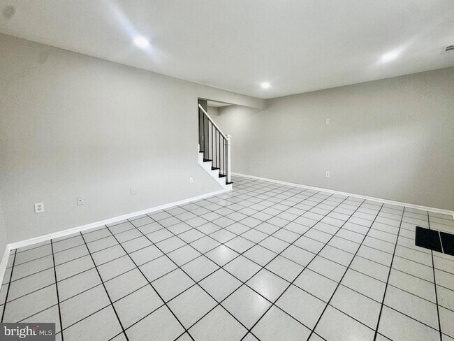 Foto del edificio - 6434 Lincoln Ct