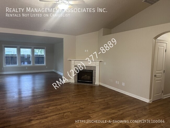Building Photo - 3611 N Price Way