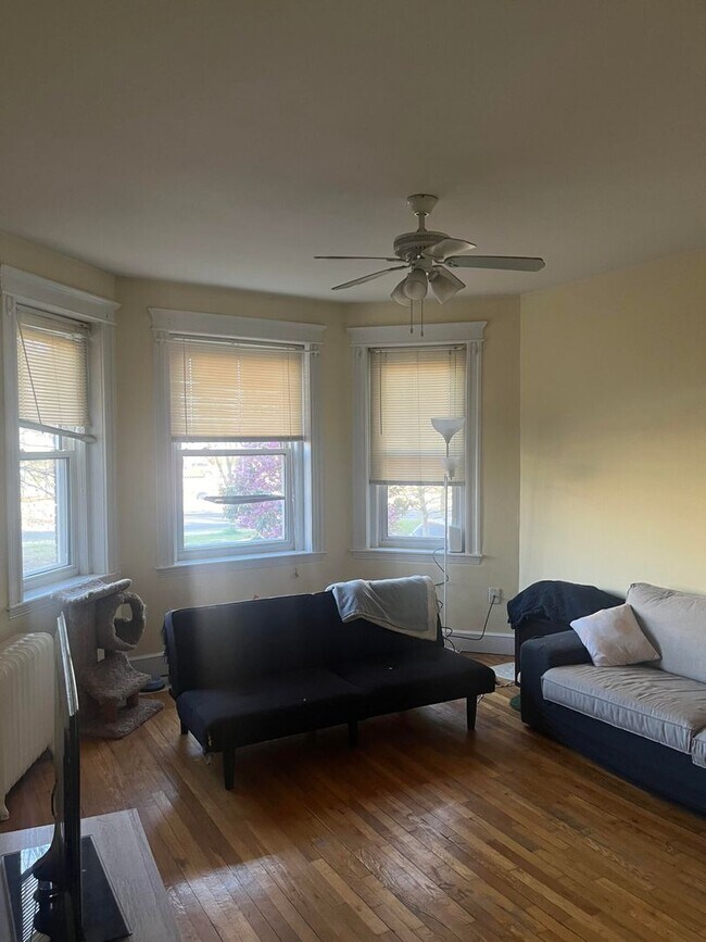Foto del edificio - Brighton - Comm.Ave two bedroom