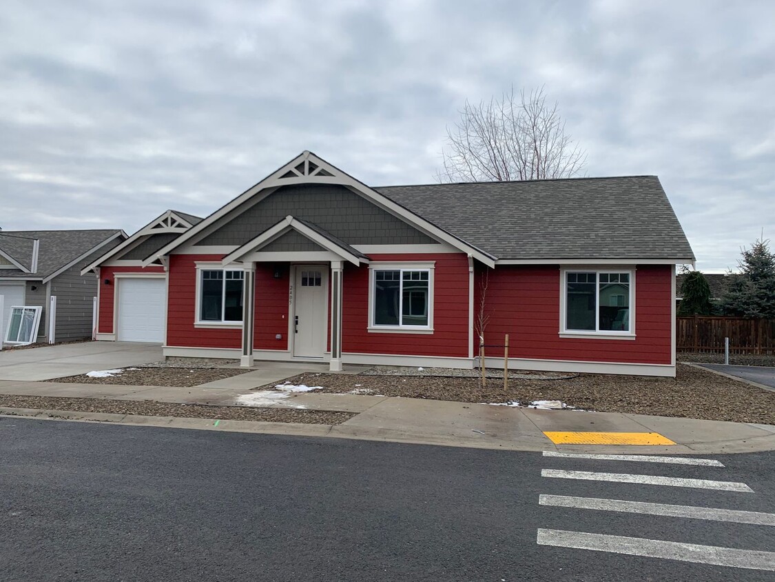 Primary Photo - Beautiful 3 Bed 2 Bath Rambler