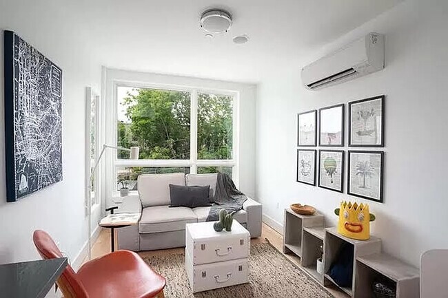 Foto del edificio - 802 Lafayette Ave