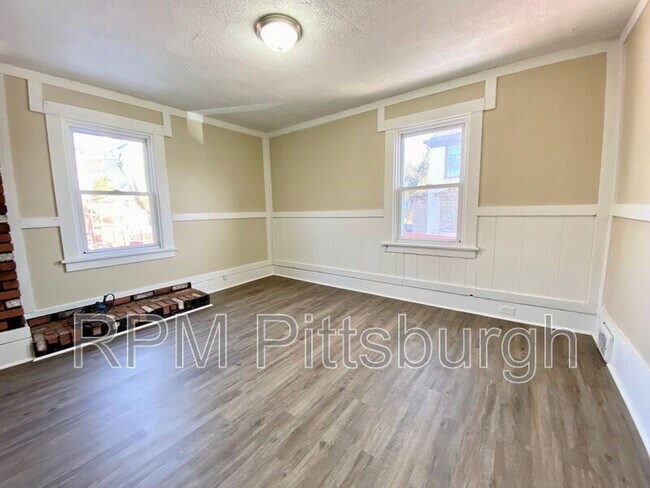 Building Photo - 107 Elmont St