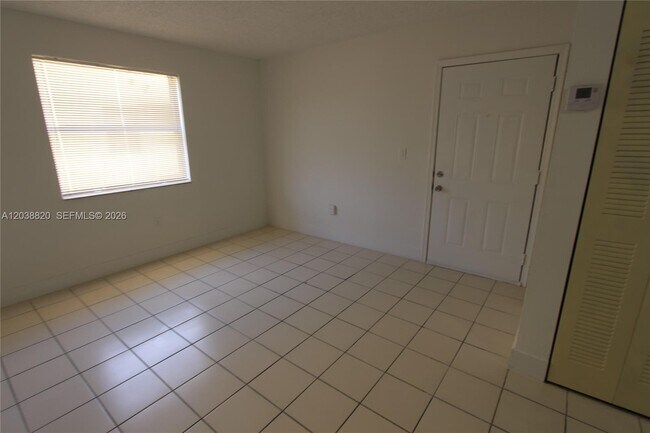 Building Photo - 650 NW 114th Ave