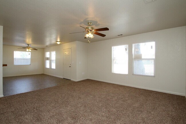 Building Photo - 336 S Maple Ave