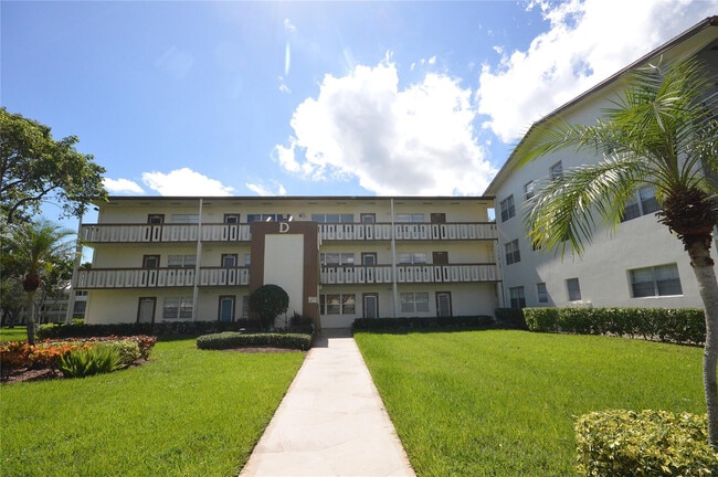 Building Photo - 144 Mansfield D