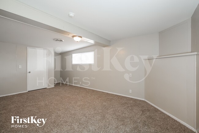 Building Photo - 4747 Everman Dr