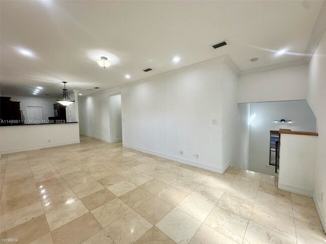Foto del edificio - 3 br, 3 bath House - 473 Menendez Ave # 8