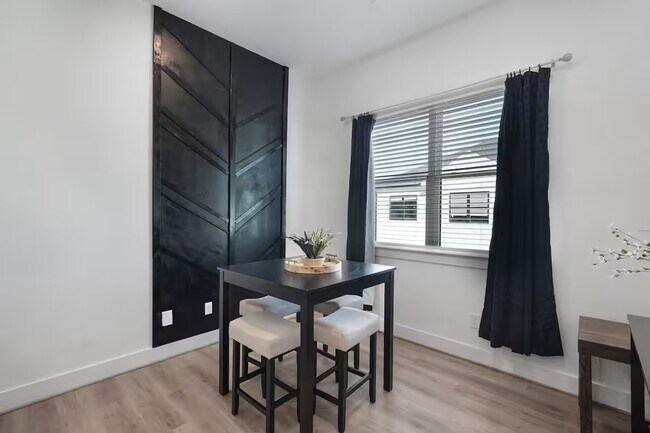 Building Photo - 4615 INDIE HEIGHTS Ln