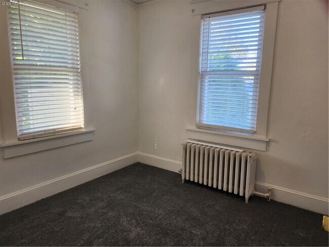 Building Photo - 80 Verplanck Ave