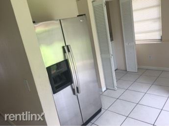 Foto del edificio - 3 br, 2.5 bath House - 1238 Northeast 36th...