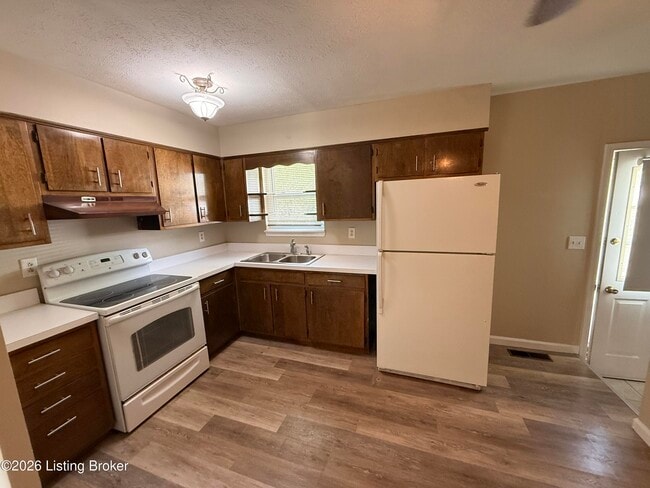 Foto del edificio - 9404 Balance Ln