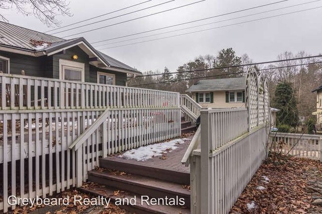 Building Photo - 2 br, 1 bath House - 124 Evelyn Place