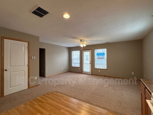 Building Photo - 1104 Flagstone Ln