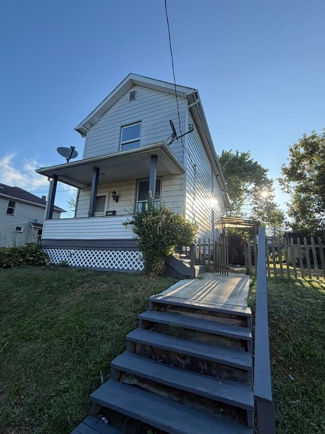 Primary Photo - 3 bedroom Home