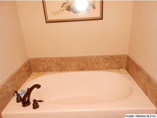 Master Bathroom - 612 Riverhaven Pl