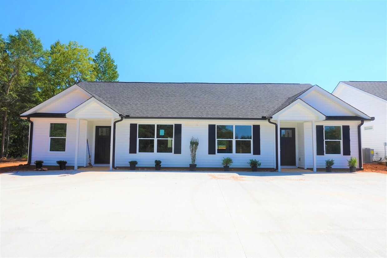 133 1st St, Greer, SC 29651 Townhome Rentals in Greer SC
