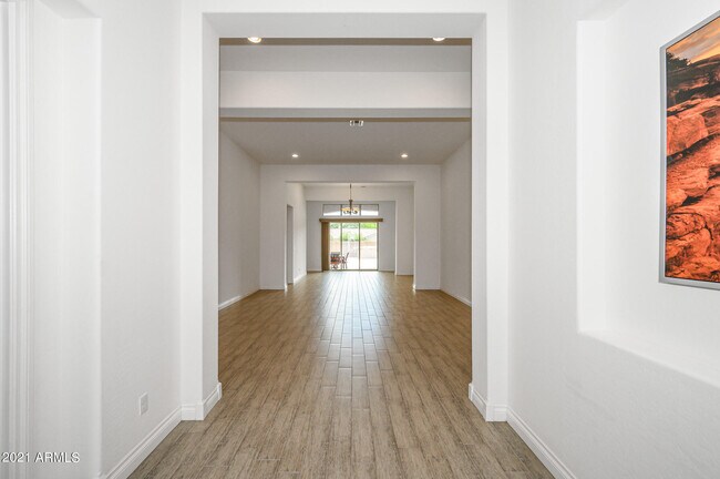Foto del edificio - 941 E Lowell Ave