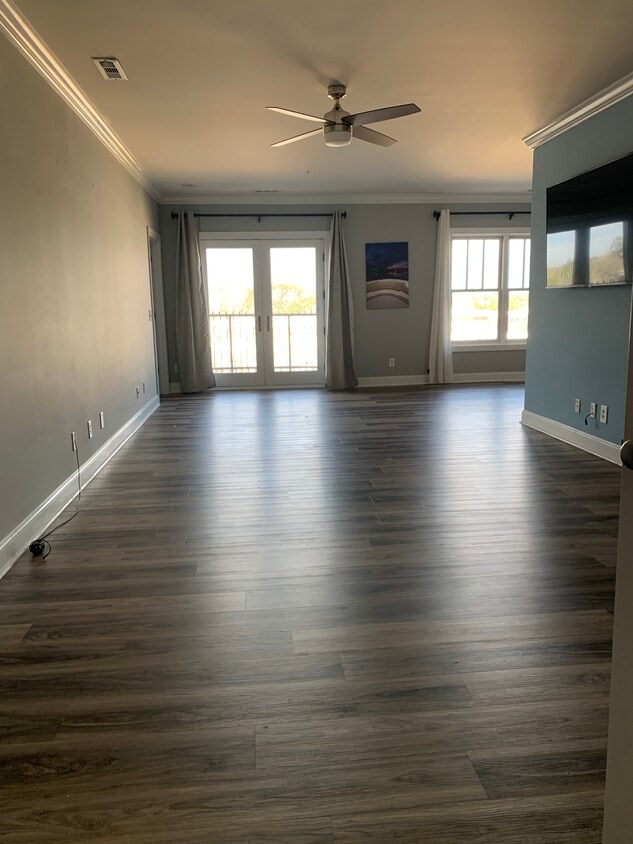 6831 Main St Unit 323, Wilmington, NC 28405 Condo for Rent in