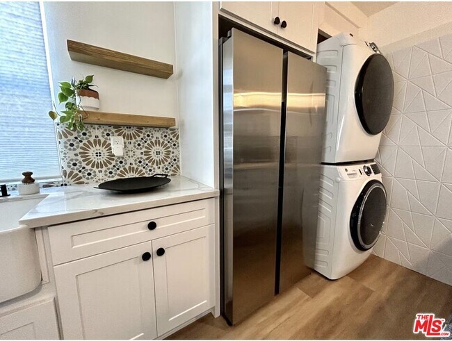 Foto del edificio - 5146 W 130th St