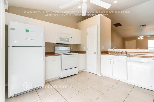 Foto del edificio - 904 NE 5th Pl