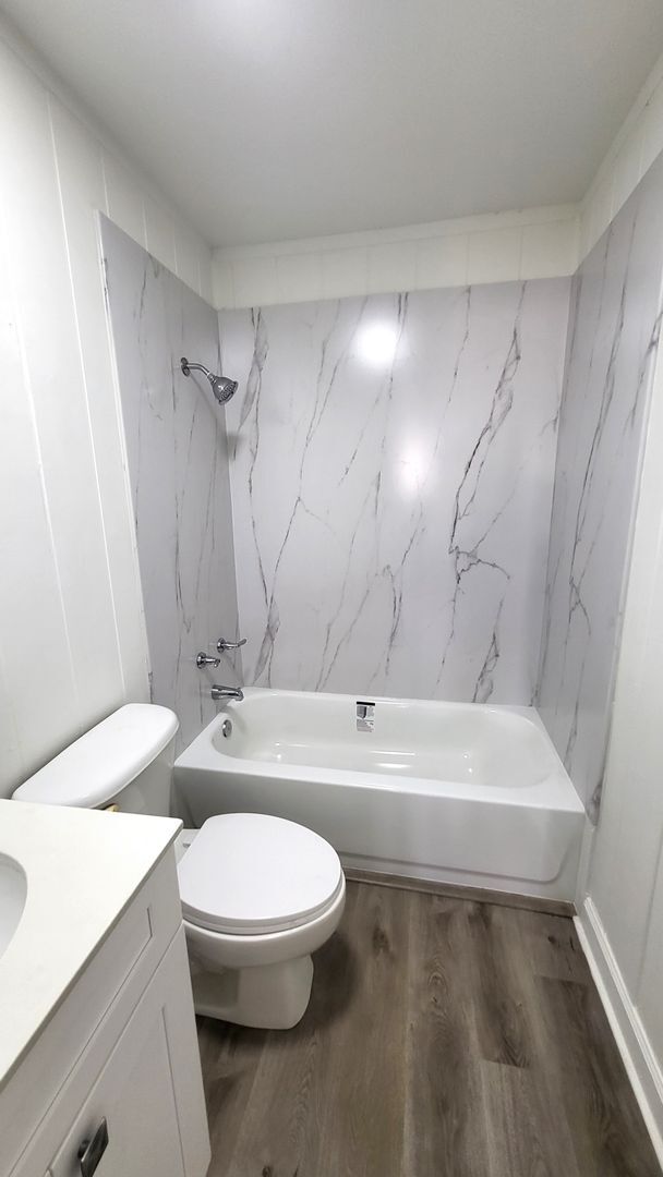 Building Photo - Remodeled Two Bedroom House for Rent in La...