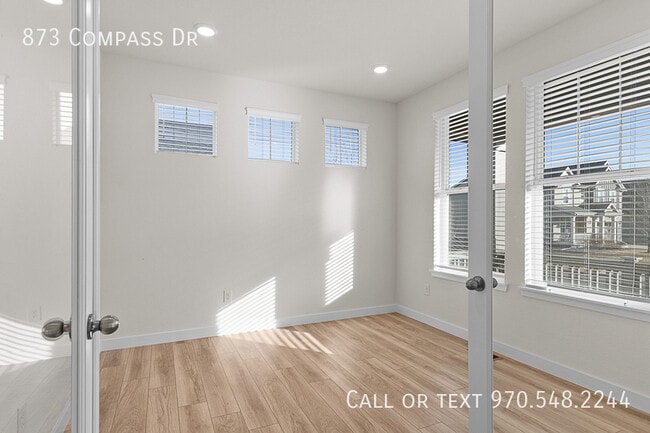 Foto del edificio - 873 Compass Dr