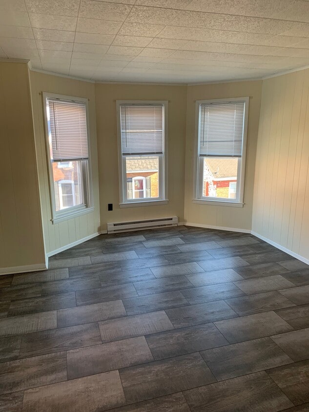 36 S Potomac St Unit 3, Waynesboro, PA 17268 Apartments in Waynesboro, PA