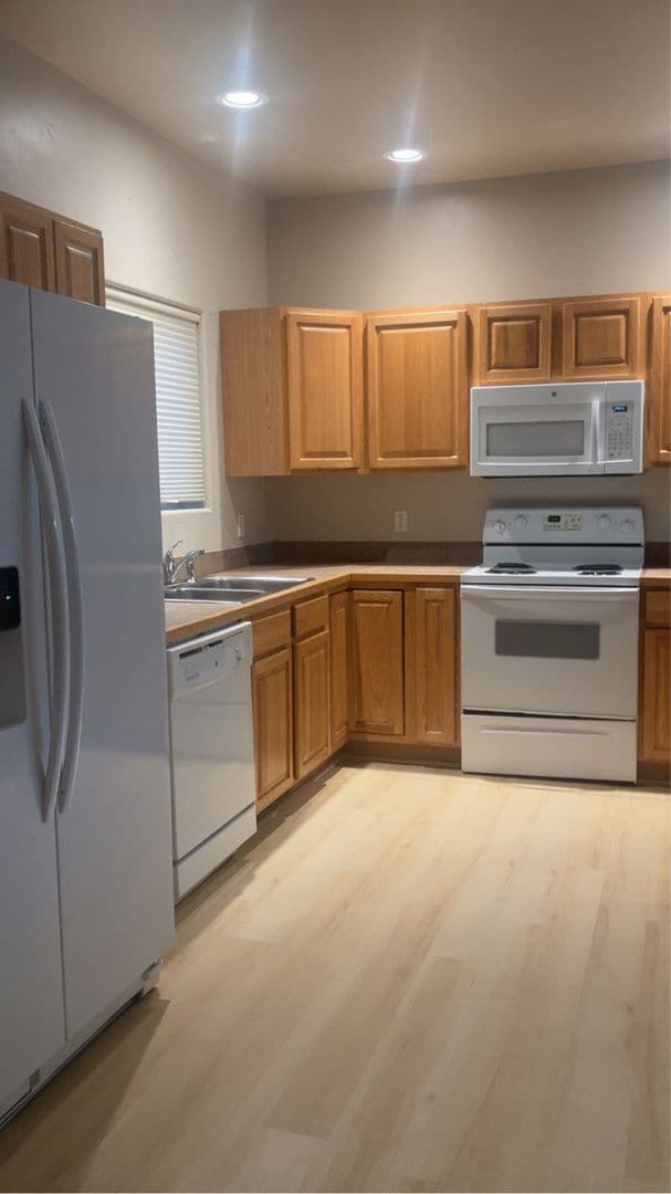 Building Photo - 1306 Kremer Dr