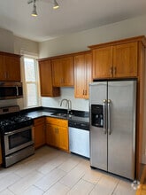 Building Photo - 1456 N Maplewood Ave
