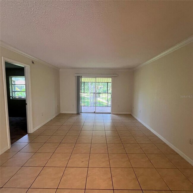 Building Photo - 948 La Costa Cir