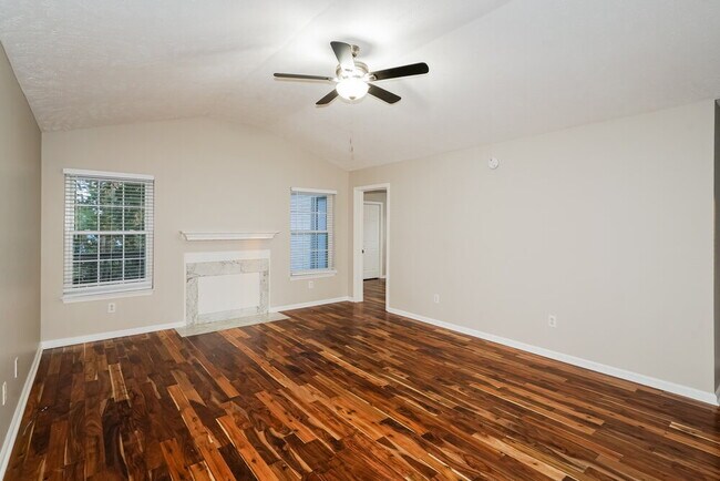 Foto del edificio - 452 Cedar Park Cir