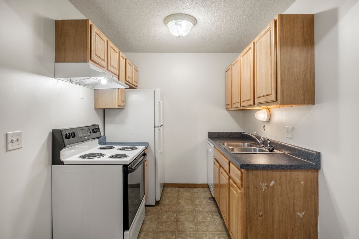 Primary Photo - Clover Creek | Standard 2-Bedroom *