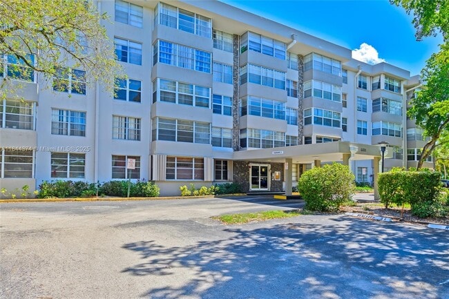 Building Photo - 6600 Cypress Rd