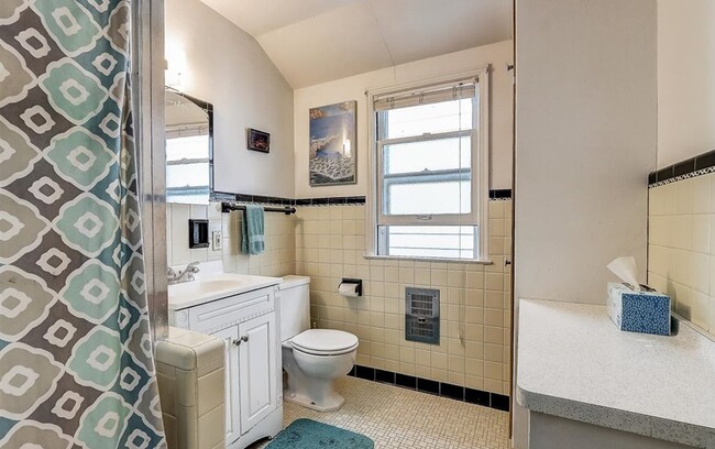 Building Photo - 4543 N Ardmore Ave