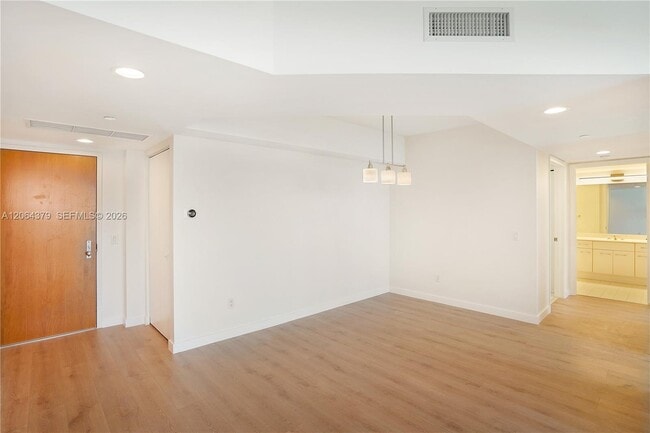 Foto del edificio - 21205 Yacht Club Dr