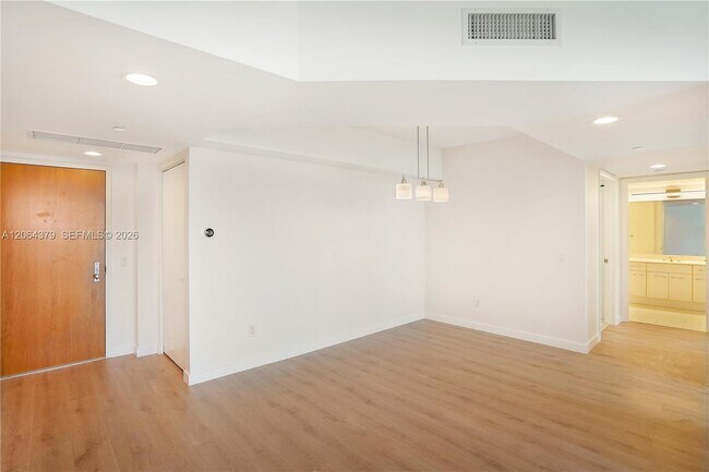 Building Photo - 21205 Yacht Club Dr