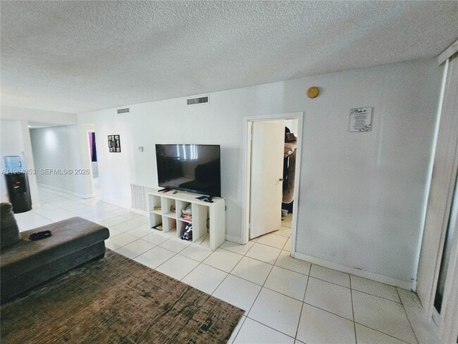 Building Photo - 8429 Forest Hills Dr
