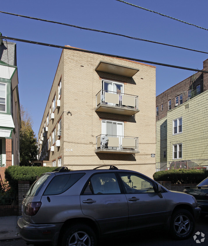 Foto del edificio - 184 Fairview Ave