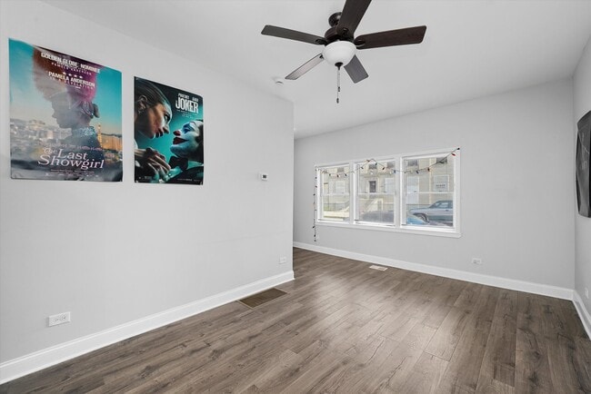 Foto del edificio - 1627 W 17th St