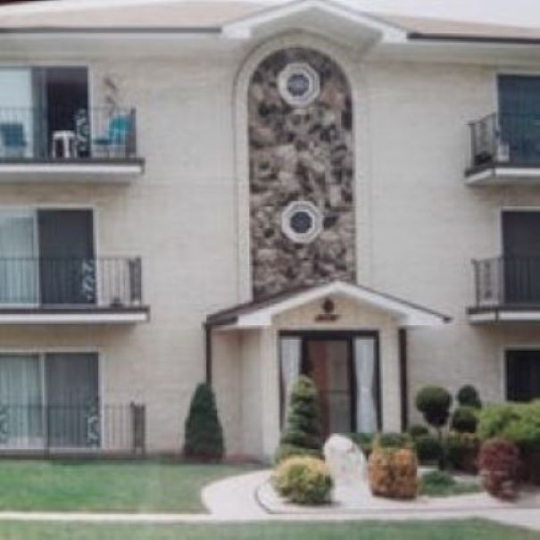 Building Photo - 7840 Normandy Ave